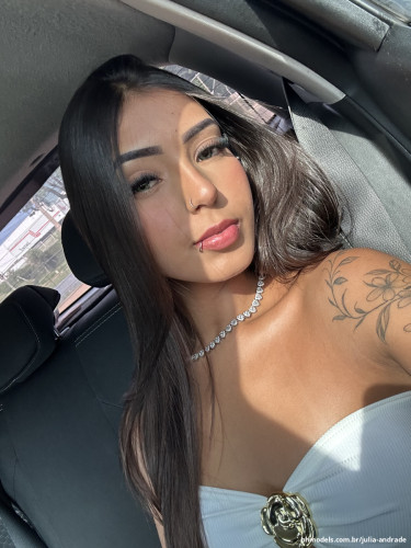 Julia Andrade