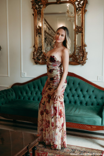 Thais Fernandes post