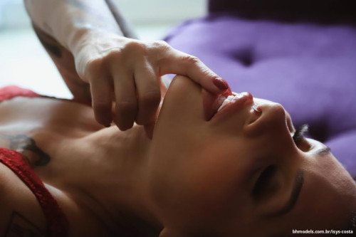 Publicação de Isys costa