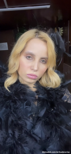 Isadora Lux